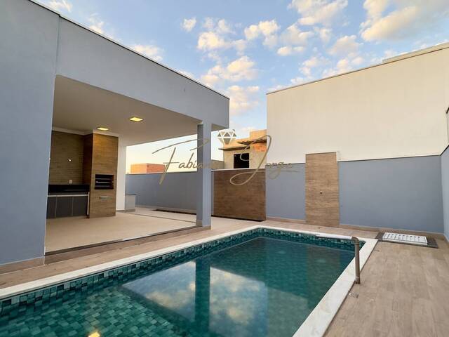 #481 - Casa em condomínio para Venda em Valinhos - SP