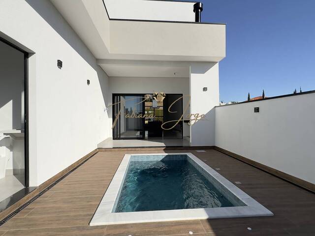 #1032 - Casa para Venda em Valinhos - SP