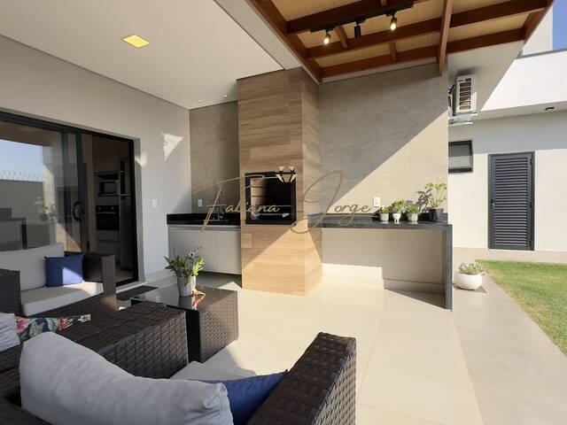 #1036 - Casa para Venda em Valinhos - SP