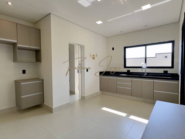#1038 - Casa para Venda em Valinhos - SP - 3