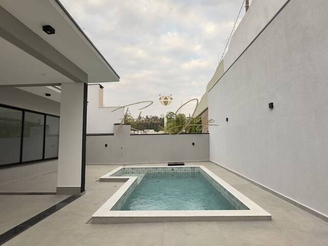 #1040 - Casa para Venda em Valinhos - SP - 3