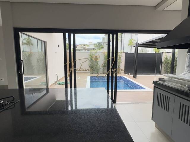 #1068 - Casa para Venda em Valinhos - SP - 2