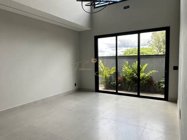 #1119 - Casa para Venda em Valinhos - SP - 2
