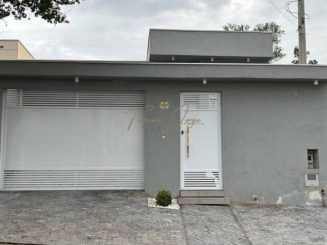 #1142 - Casa para Venda em Valinhos - SP - 1