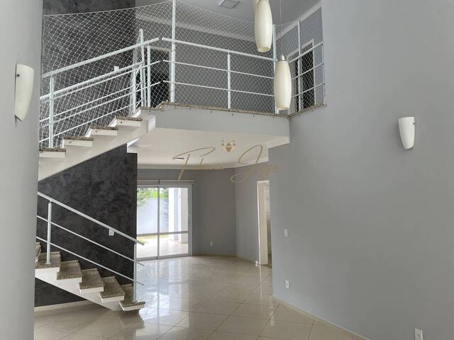 Sobrado para Venda em Valinhos - 4