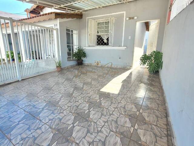 #1300 - Casa para Venda em Campinas - SP - 1