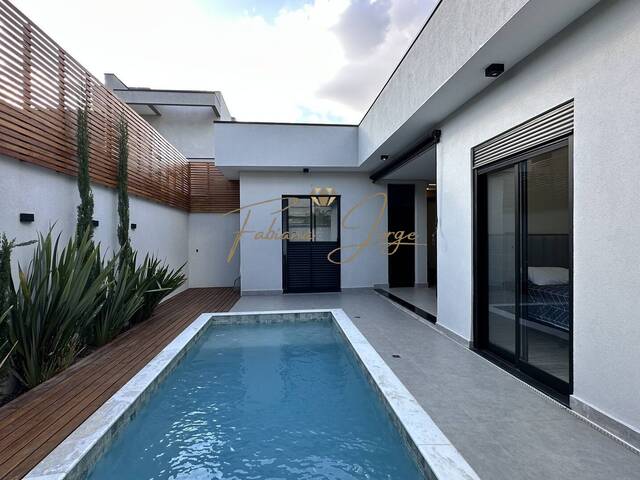 #1104 - Casa para Venda em Valinhos - SP